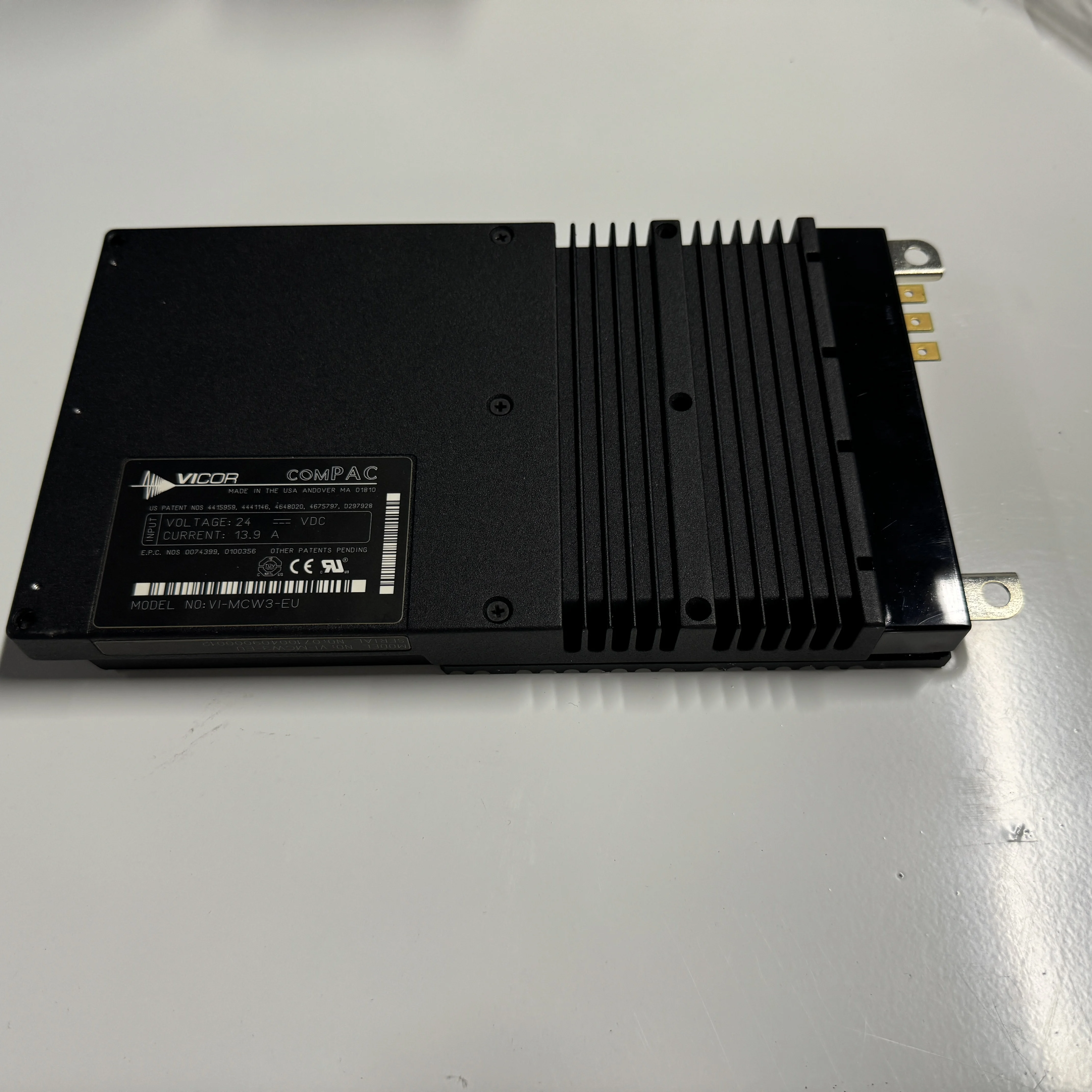 VI-MCW3-EU  DC/DC POWER SUPPLY