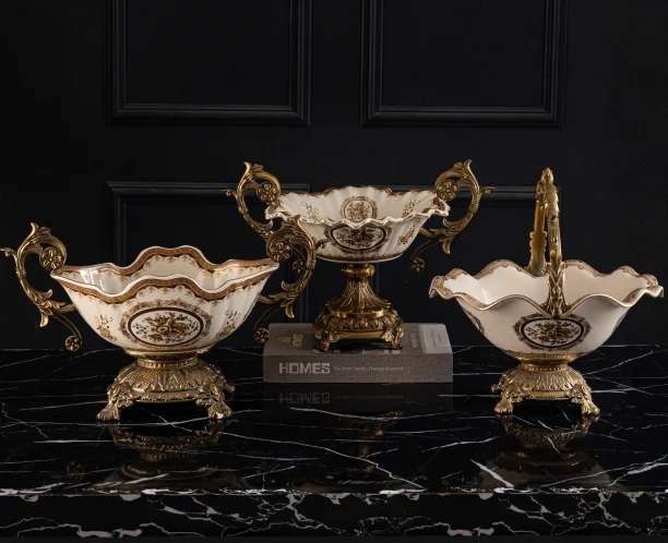 China Manufacture Handmade Kazakhstan Home decor  Luxury Gold Flower Pattern High Base Ceramic Plate