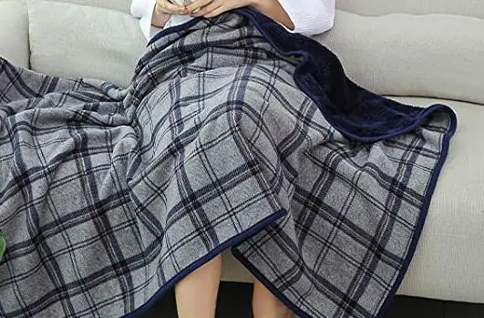 Printed Flannel Fleece White Shawl Wieghted Blanket Knit White Polyester Plush Sleeveless Blankets