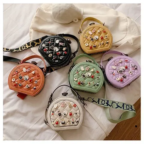 OLAF Factory 2023 Trendy Fashion Ladies Lingge Rivet Small Round Bag 2023 New Trendy Cartoon Badge Shoulder Bag