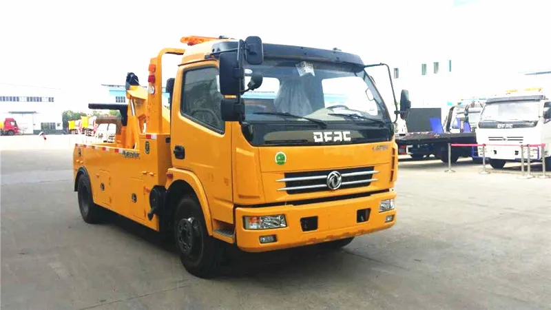 
4x2 5000kg dongfeng small tow truck wrecker 