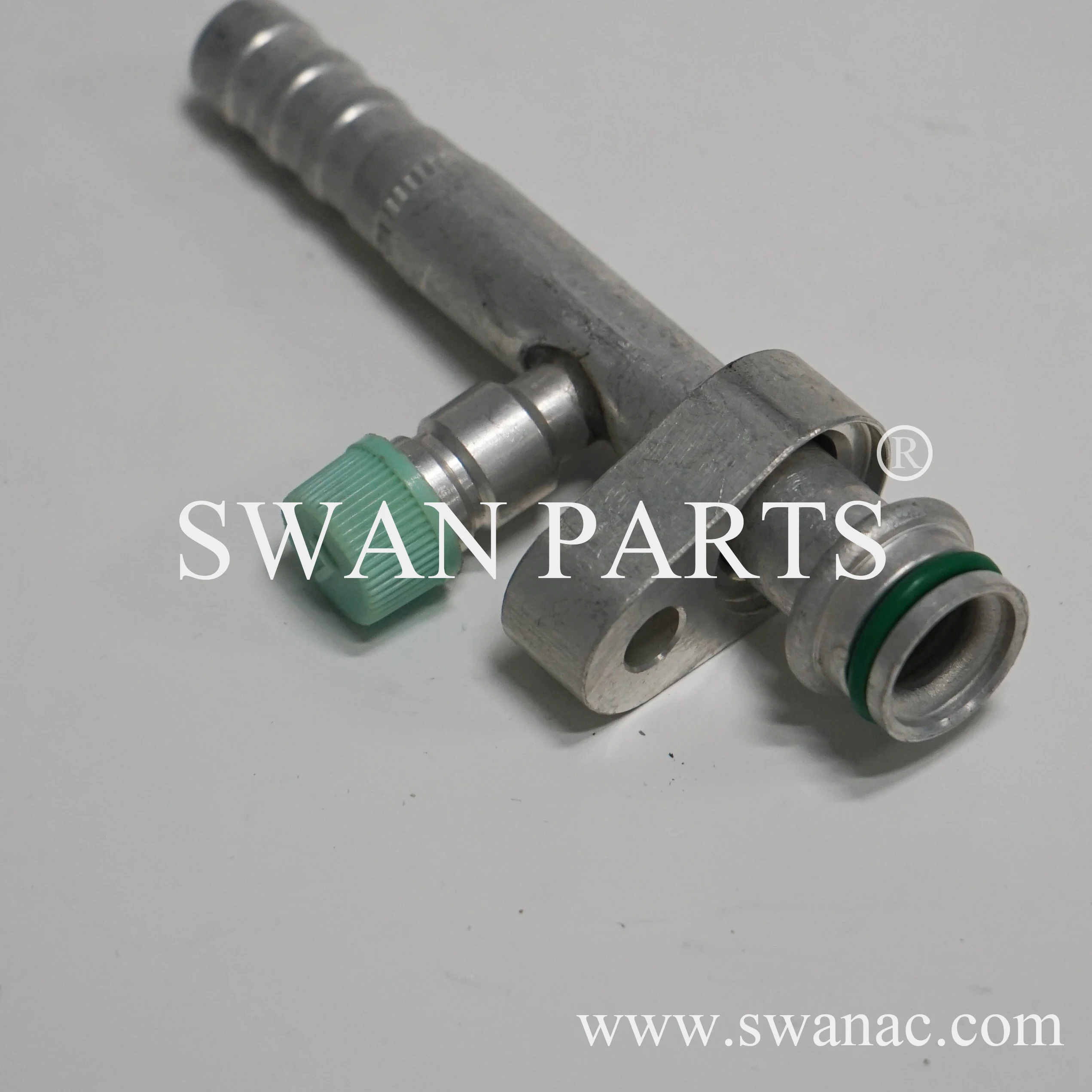 180 degree R134a Nut for AC Air Conditioning Compressor Accumulator Radiator with Service Port Auto AC  fitting FT92183