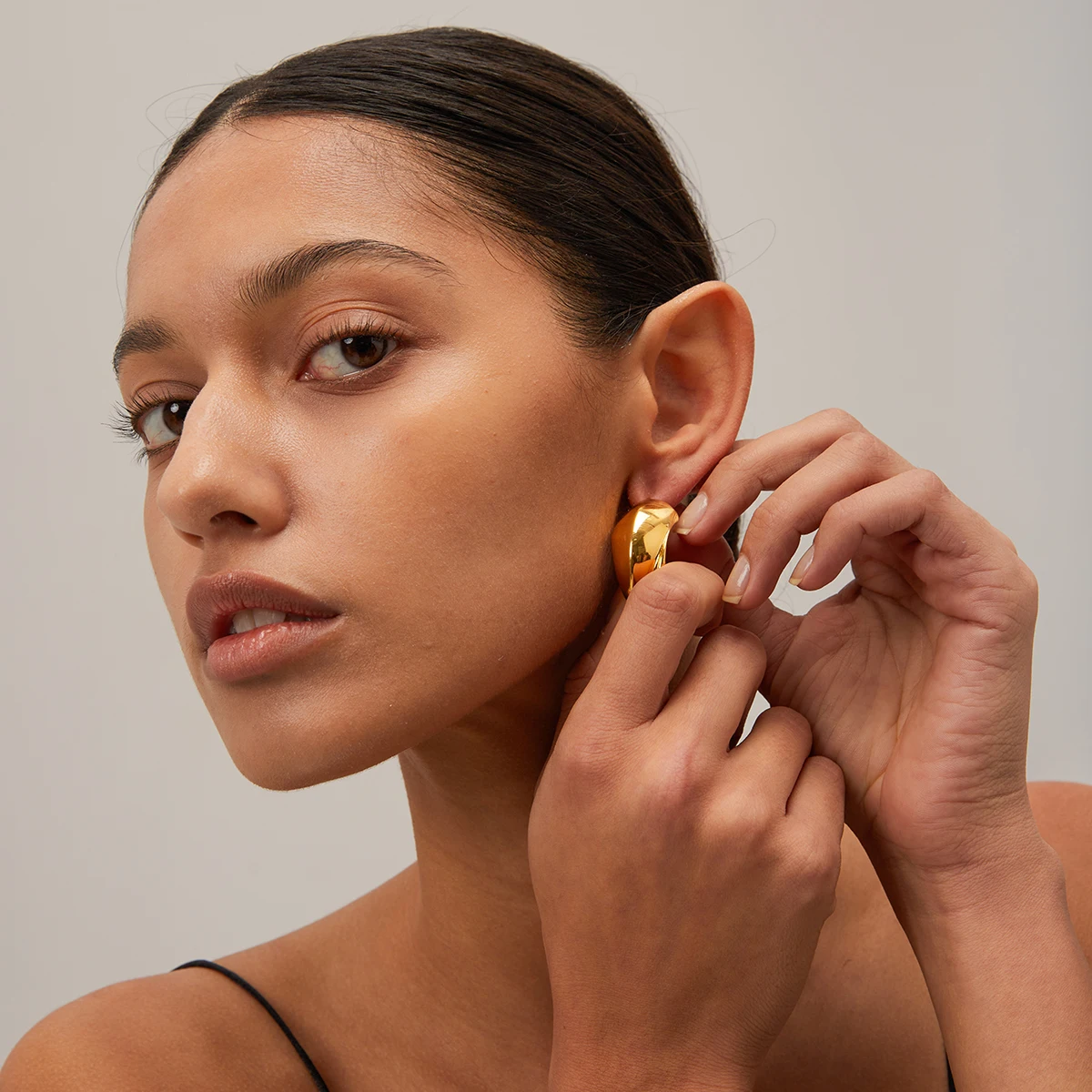 J&D Clean Fit 18k Gold Plated Stainless Steel Statement Earrings Jewelry CC Shaped Chunky Earring Women