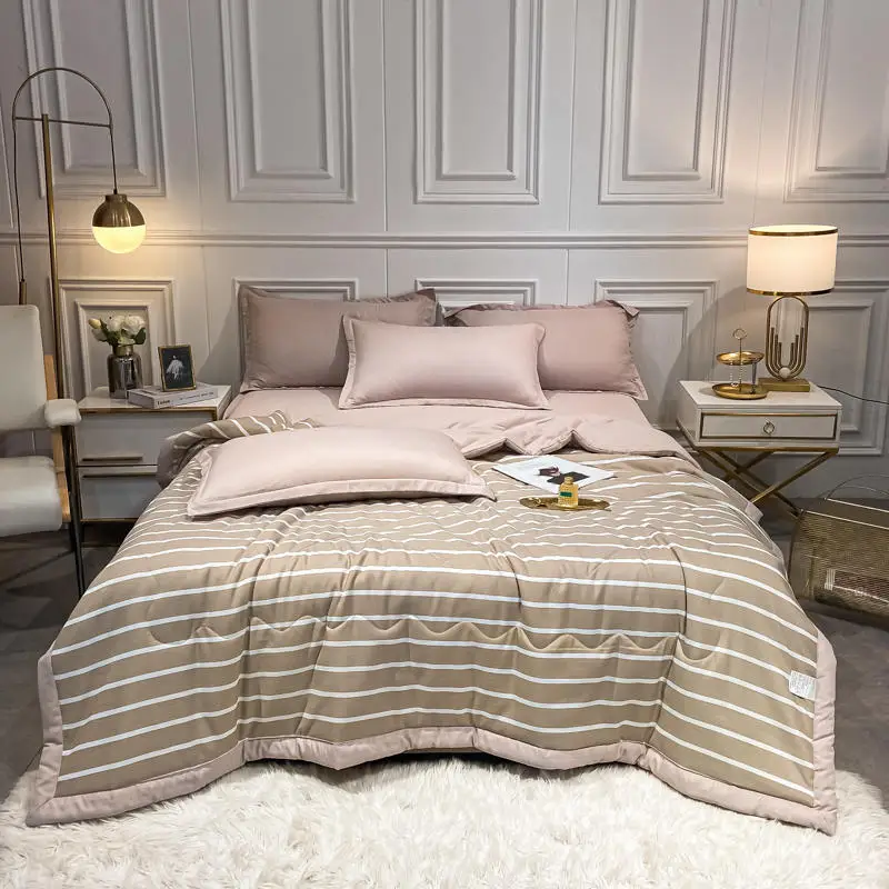 Wholesale Custom Luxury Printed Microfiber Polyester Satin Cooling Cool Fiber Summer Quilt Quilts Bedspreads Covers For Summer