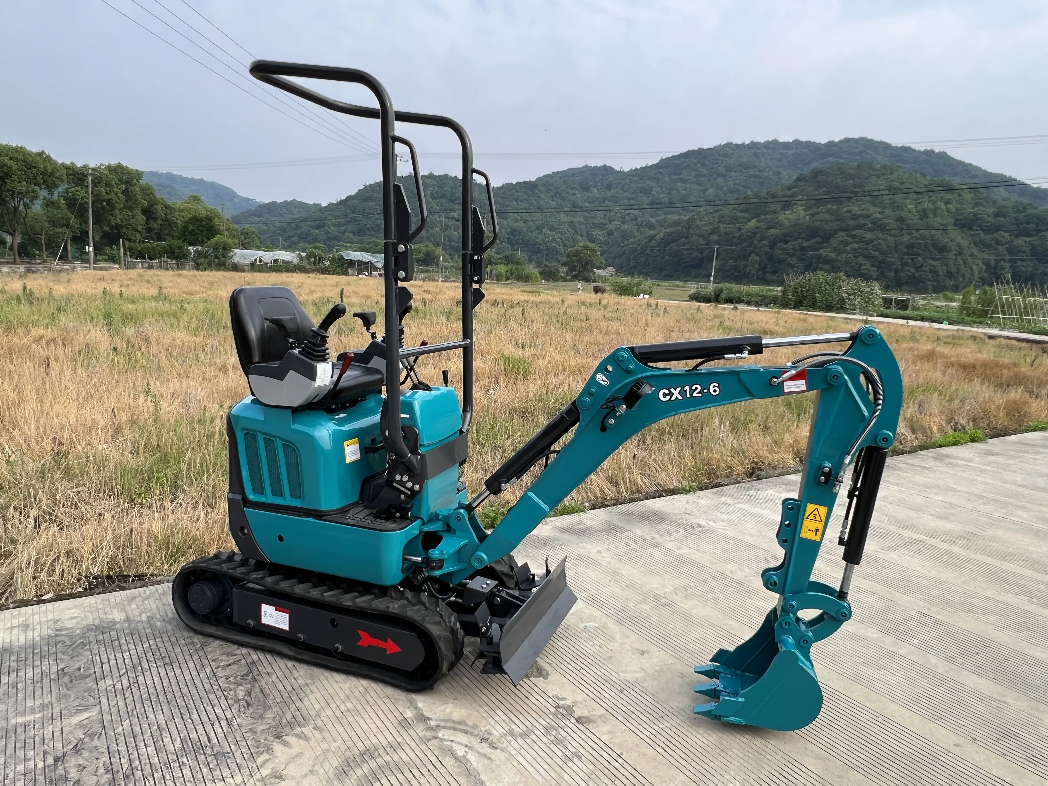 Chuangxin 2024 CX12-6 China Cheap Small excavator mini Digger wholesale 1.2ton price micro bagger with kubota engine