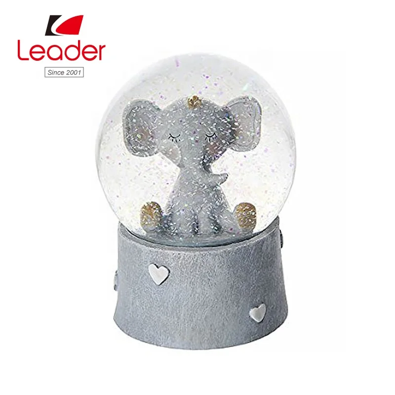 Promotional Gifts Polyresin Custom Snowglobe Glass Snowball Animal Snow Globe