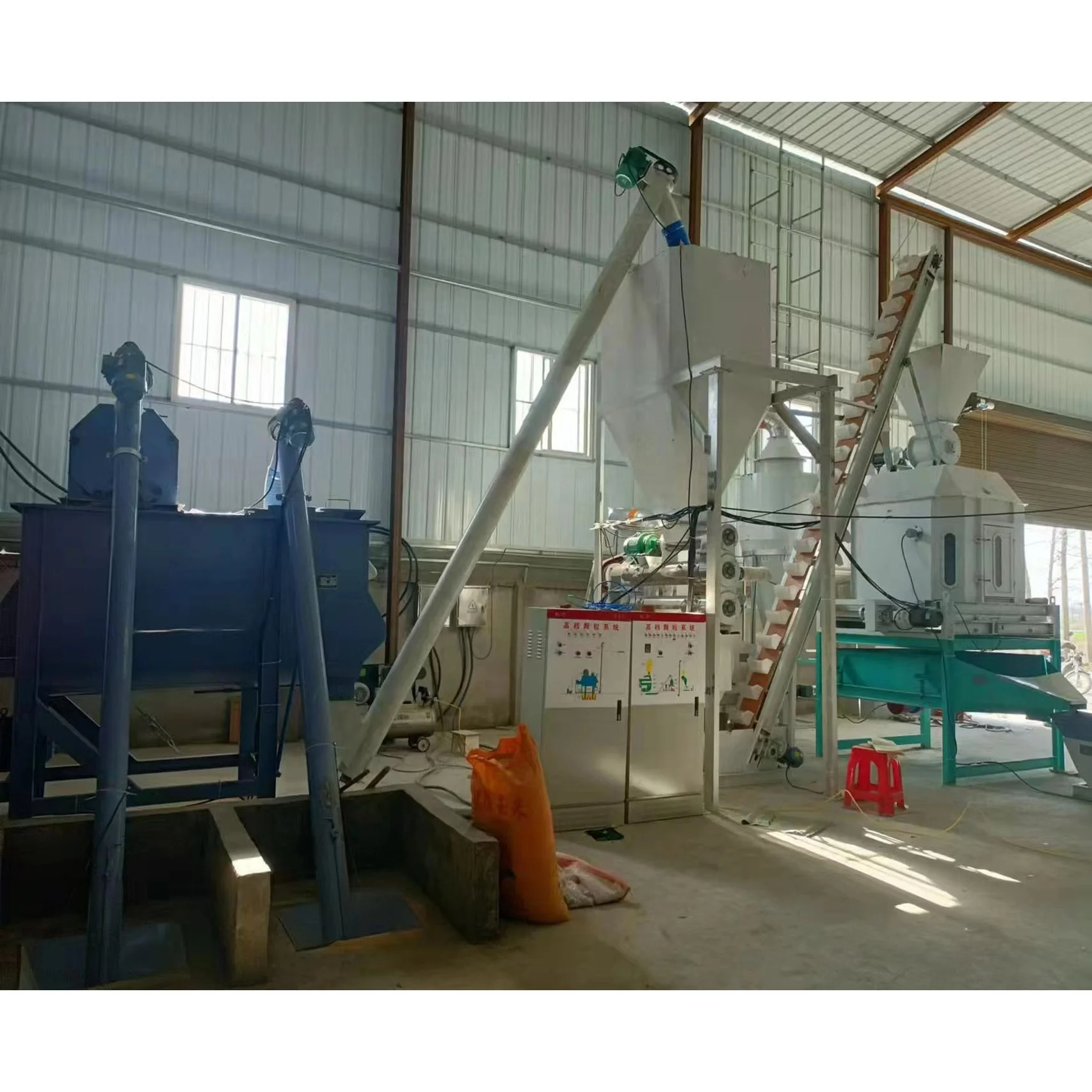 Large Animal Poultry Farm Feed Granulator Machine Production Line  Crop Straw Granule Unit Manufacturers