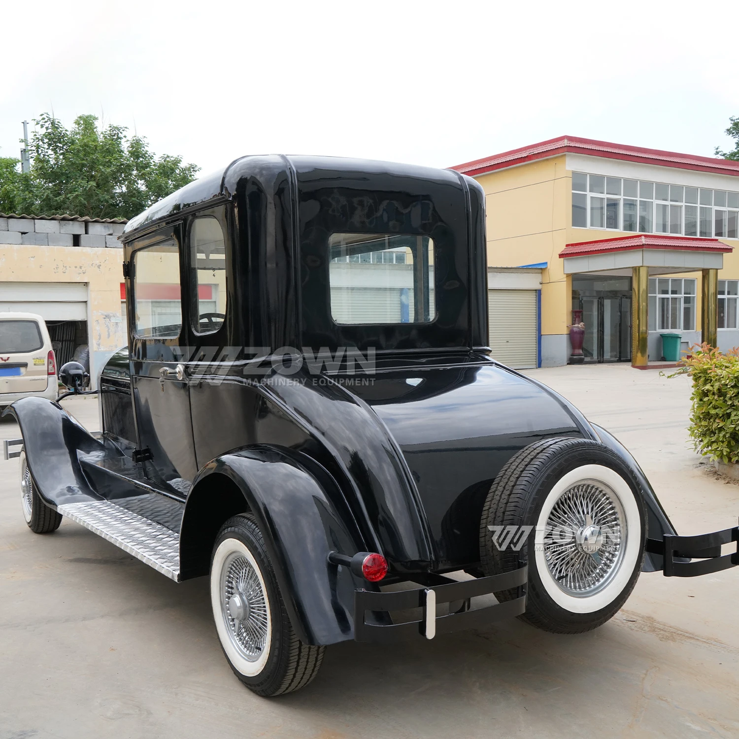 2024 New high quality sightseeing vintage cart Antique Electric sightseeing bus Antique car battery