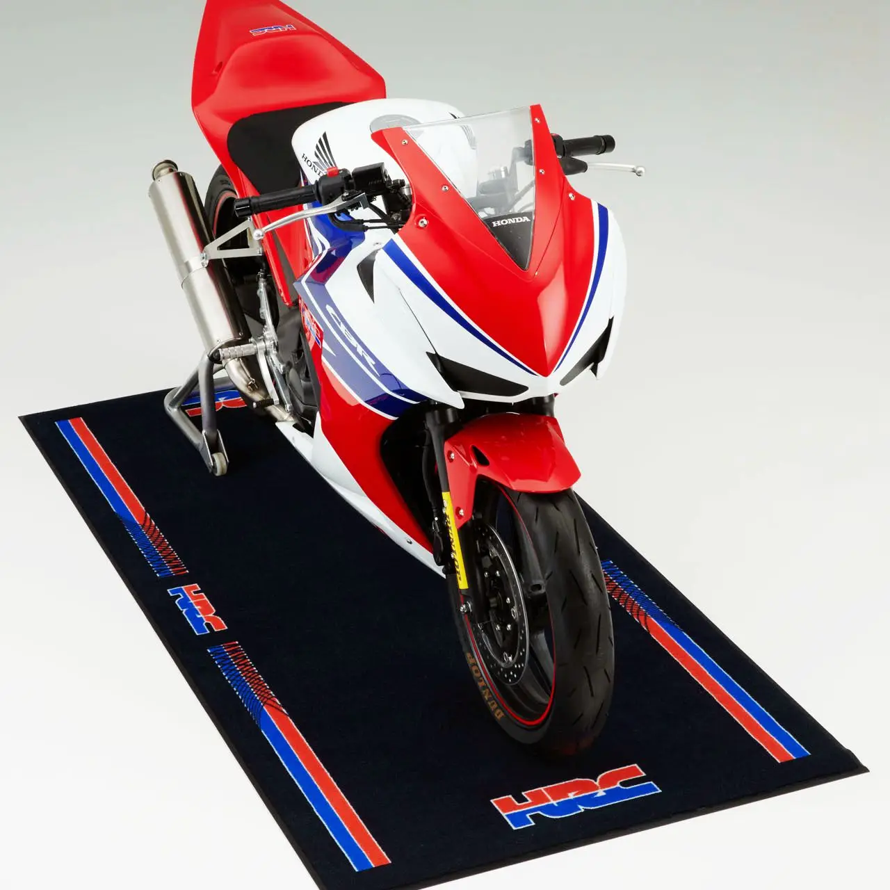 2021 OEM Design 100%Nylon Surface Rubber Backing Pit Carpet Motorcycle Garage Racing Logo Mat