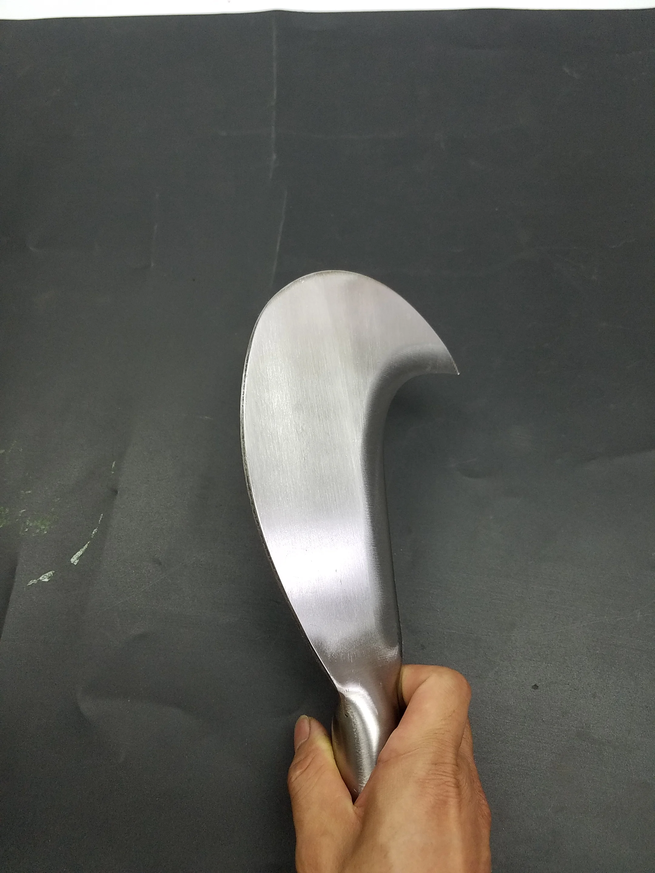 steel forging household lawn mower blade, agricultural sickle, circuit breaker tool agricultural equipment and gardening tools