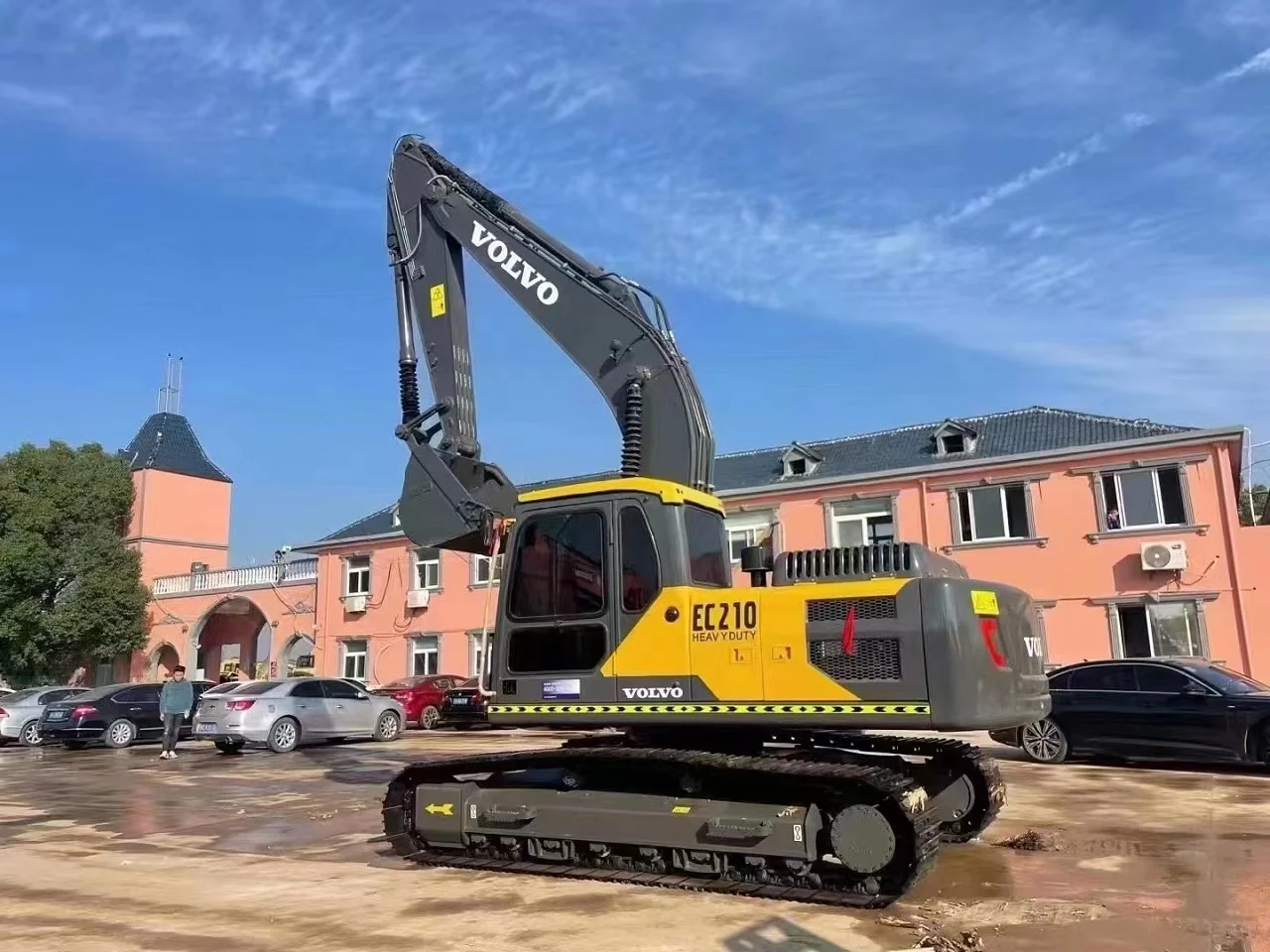 Used Volvo EC210 Medium Excavator