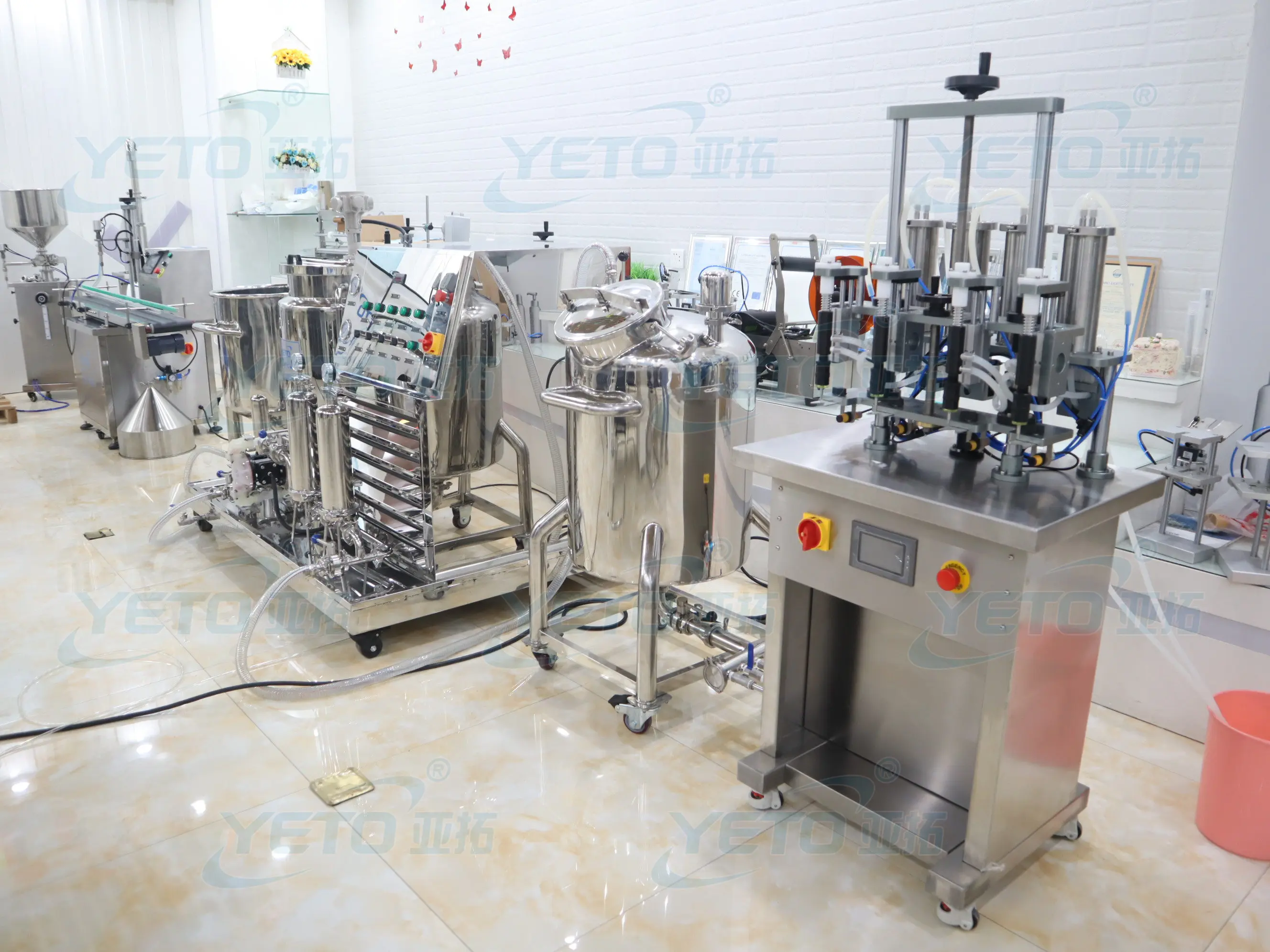 YETO 4-head automatic cosmetic small liquid essential oil bottle filler liquid perfume fragrance refill Filling Machine price