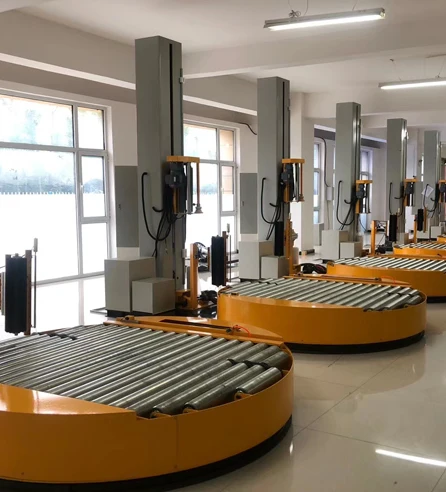 Automatic stretch wrapping pallet machine