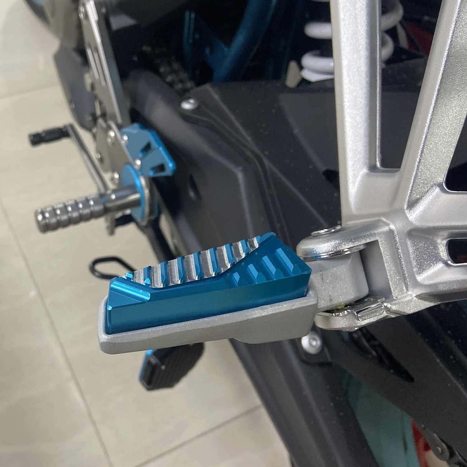 Motorcycle Rear Set Foot Pegs Rests Passenger Footrests Pad For CFMOTO 150NK 250SR 250NK 400NK 650NK 400GT 650GT 650MT 650TR-G