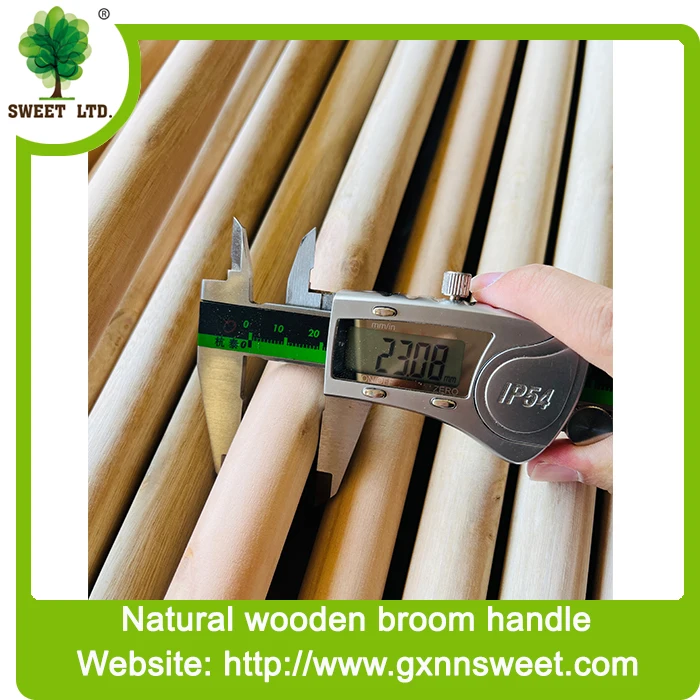 China Machine Making Plastic Sweeping Long Wooden Stick Broom Handle With Italian Threading for Squeegee