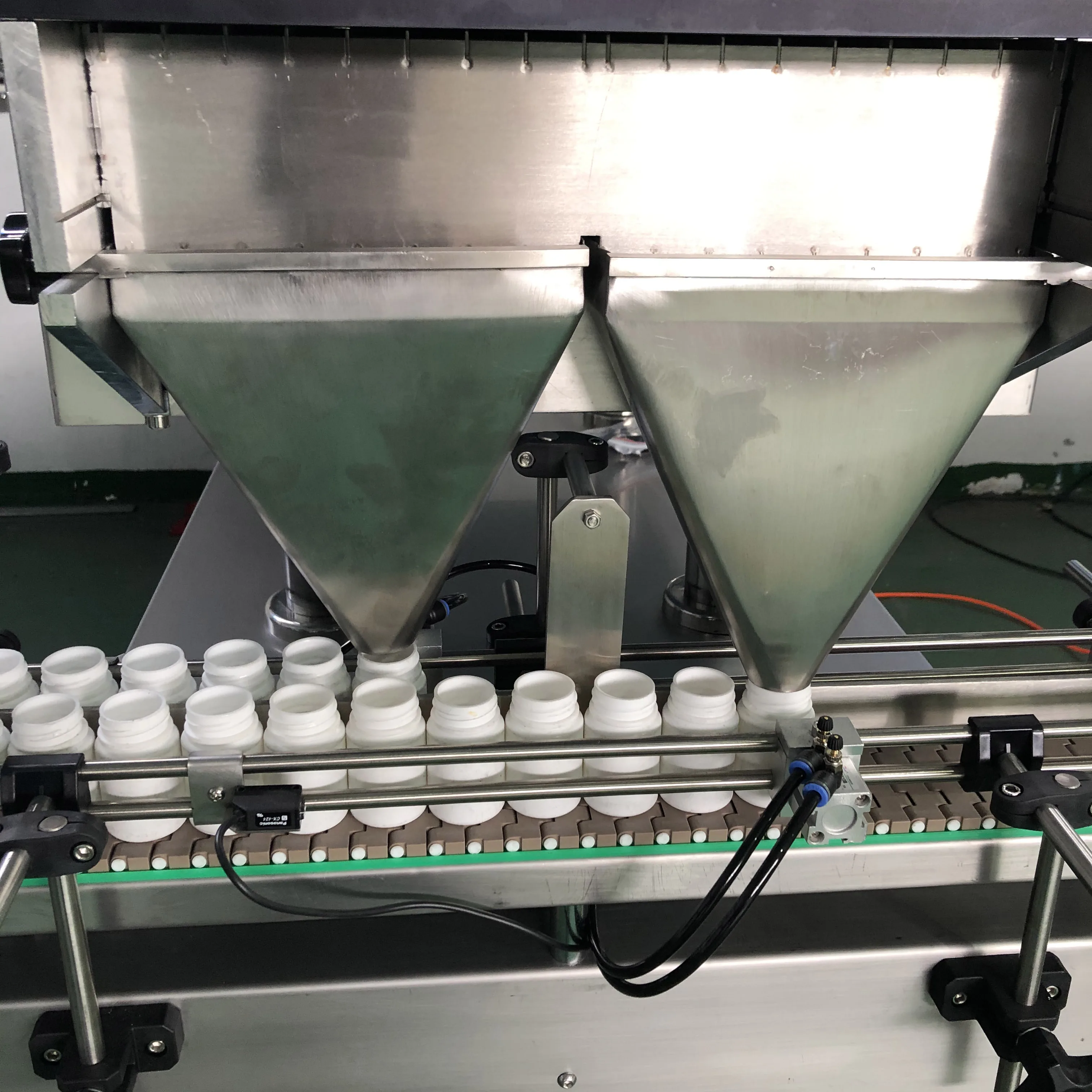  16 Lanes Automated Pharma Pill Capsule Jar Filing Counter Tablet Counting Machine