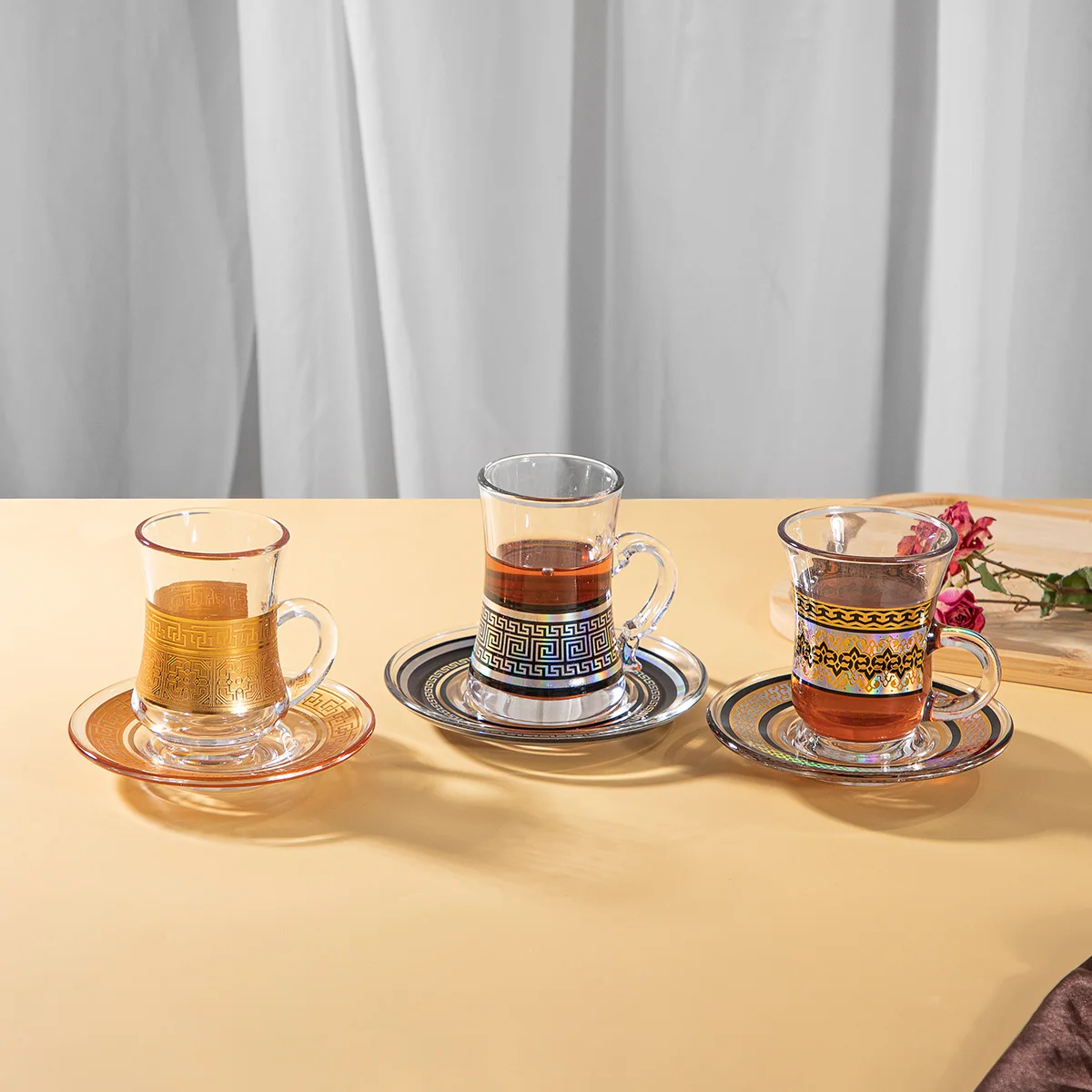 Turkish Black Tea Luxury Gold Color Painted Teacup Coffee Glass Thin Waist Turkish Tea Set With Customized Color Saucers