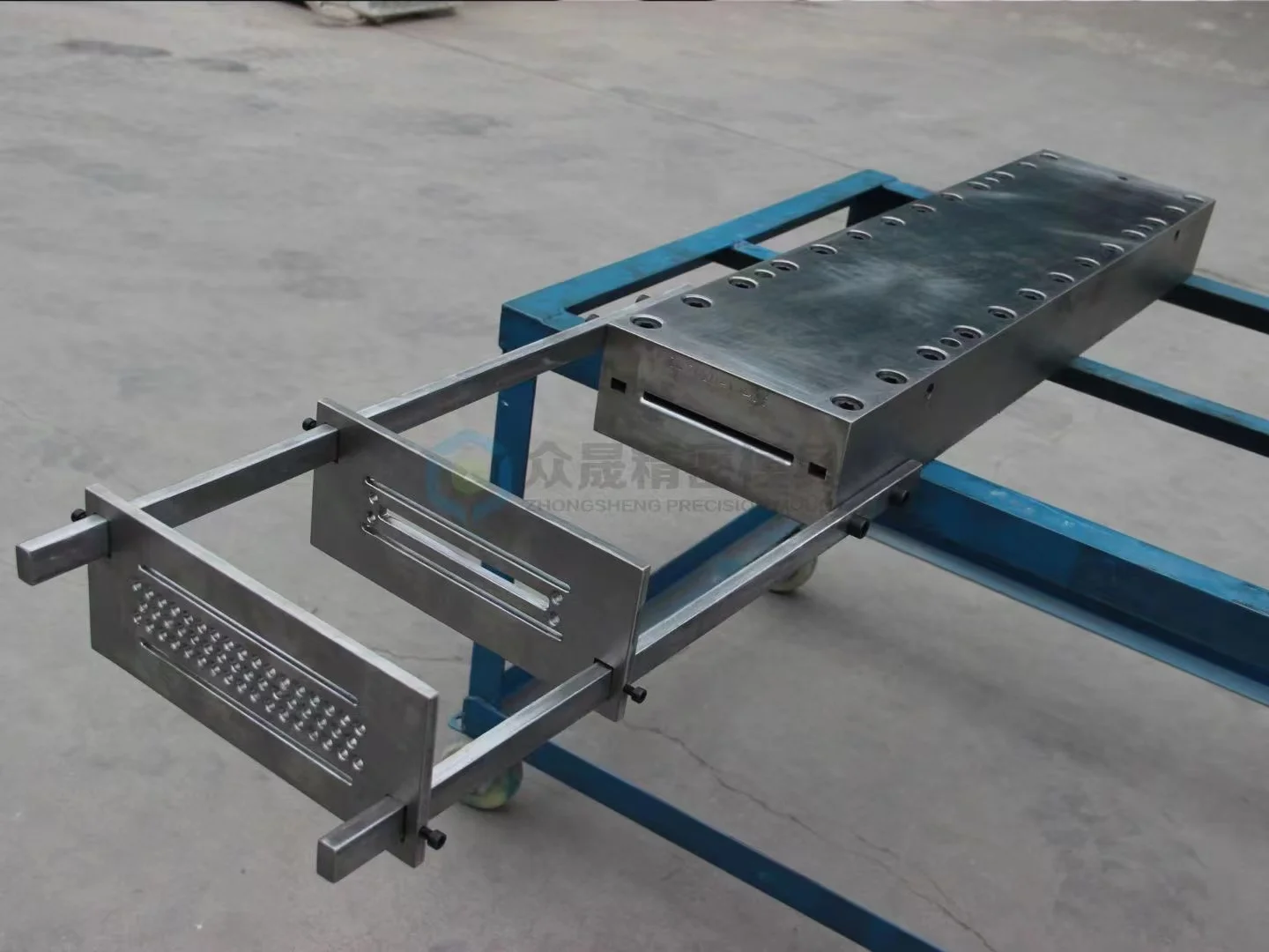 China Manufacturer Fiberglass Profiles FRP Pultrusion Molds