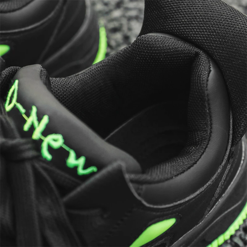 2024 Fashion Trend Custom Sneakers for Men Retro extra wide shoes with Mesh Lining Casual oem unisex sneakers for adult Supplier