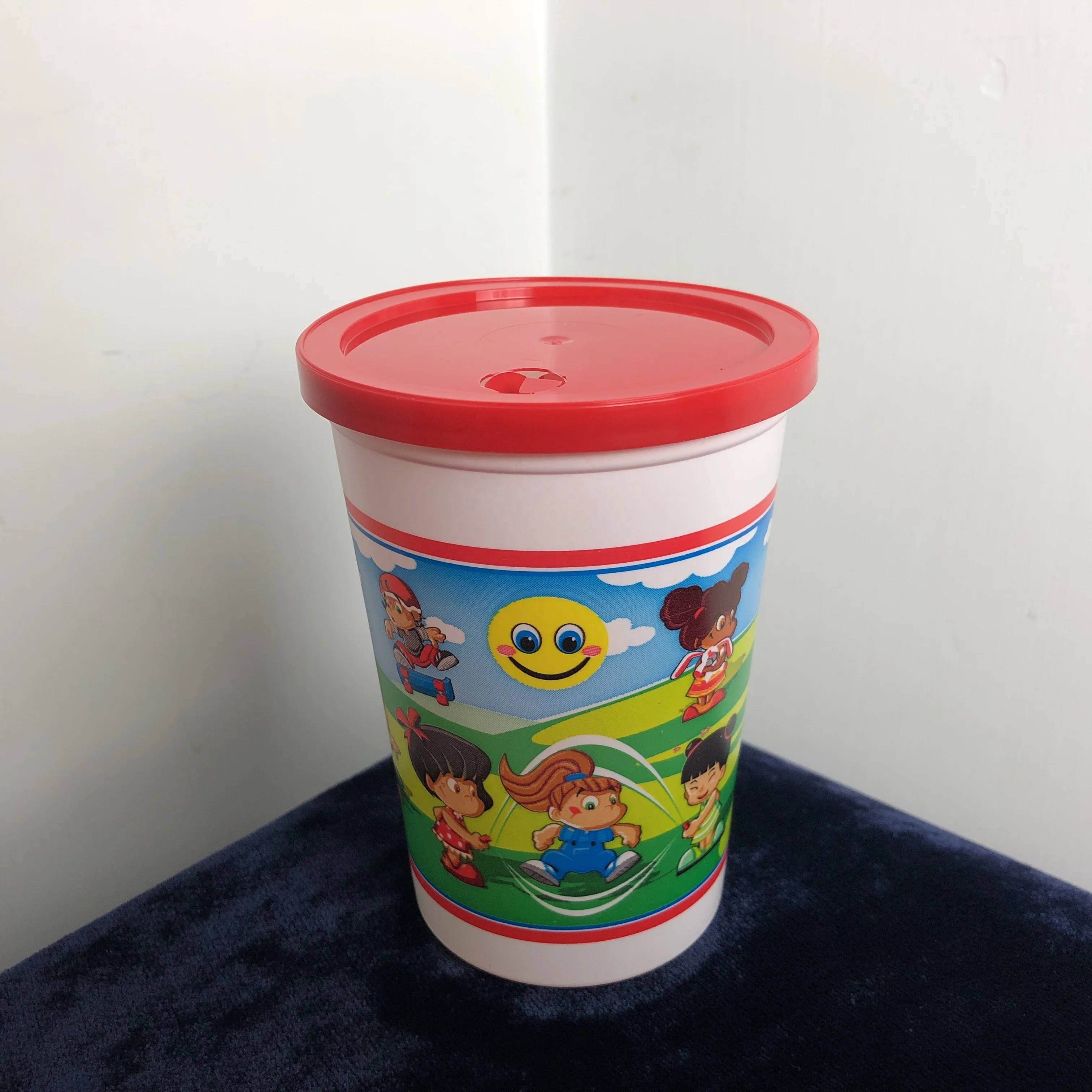 Wholesaler Disposable Customized Reusable Plastic PP Kid Cup With Lid and Straw