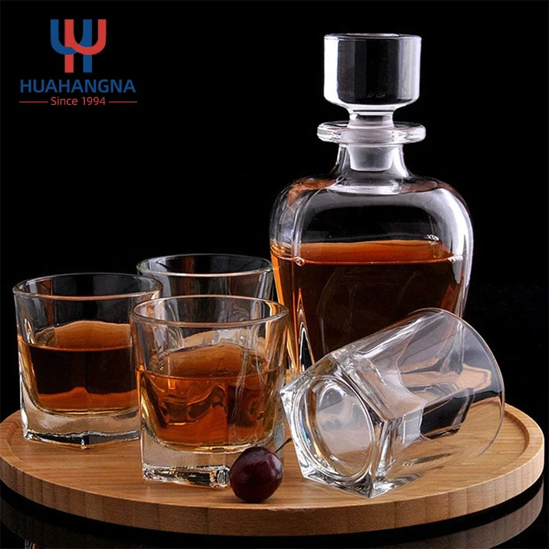 650ml Empty Lead Free Crystal Clear Glass Liquor Whisky Decanter Bottle with Stopper for Home Bar