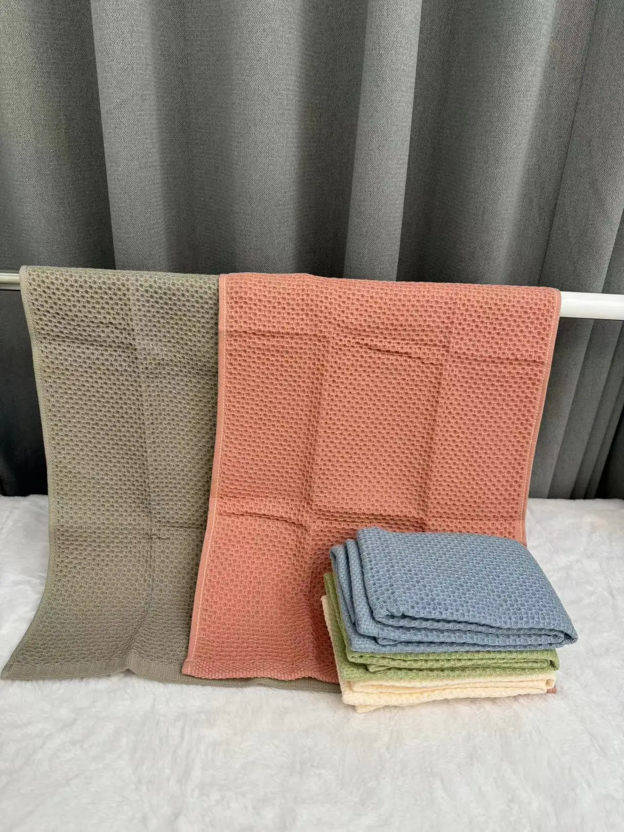 Custom  Logo Waffle Towel Cotton High absorbent Quick Dry waffle kitchen waffle towel weave drying Hotel Bath Towel