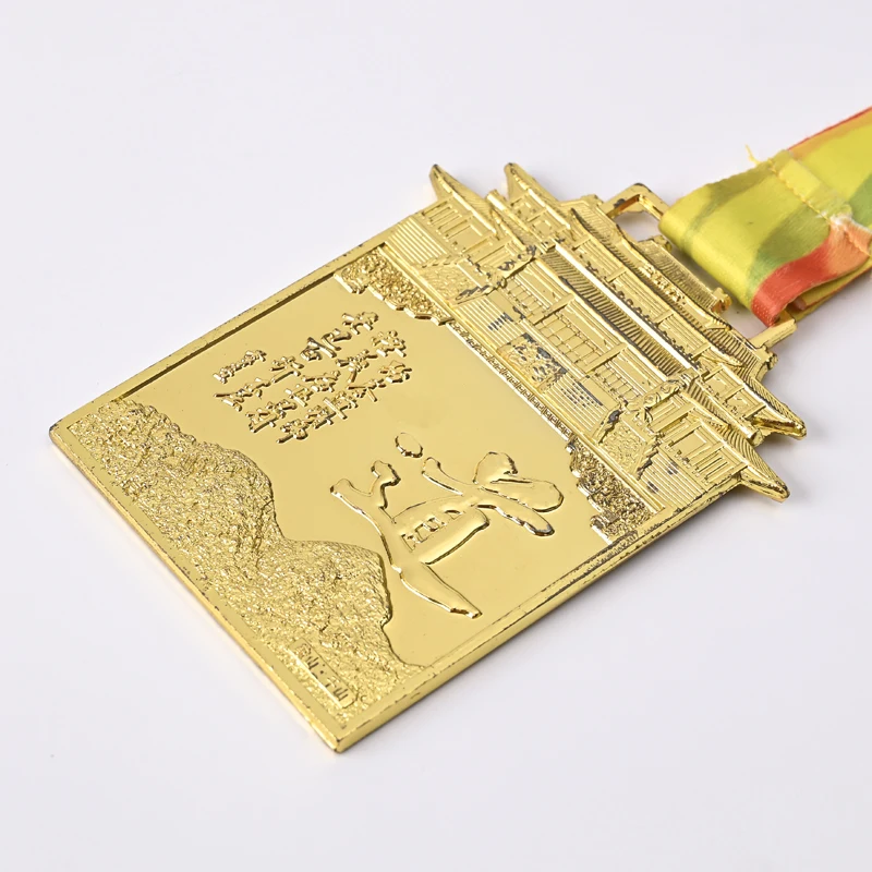 Latest Zink Alloy Distinguished Shiny Golden Medal Badge Silver Souvenir Gift customized colorful metal Medal