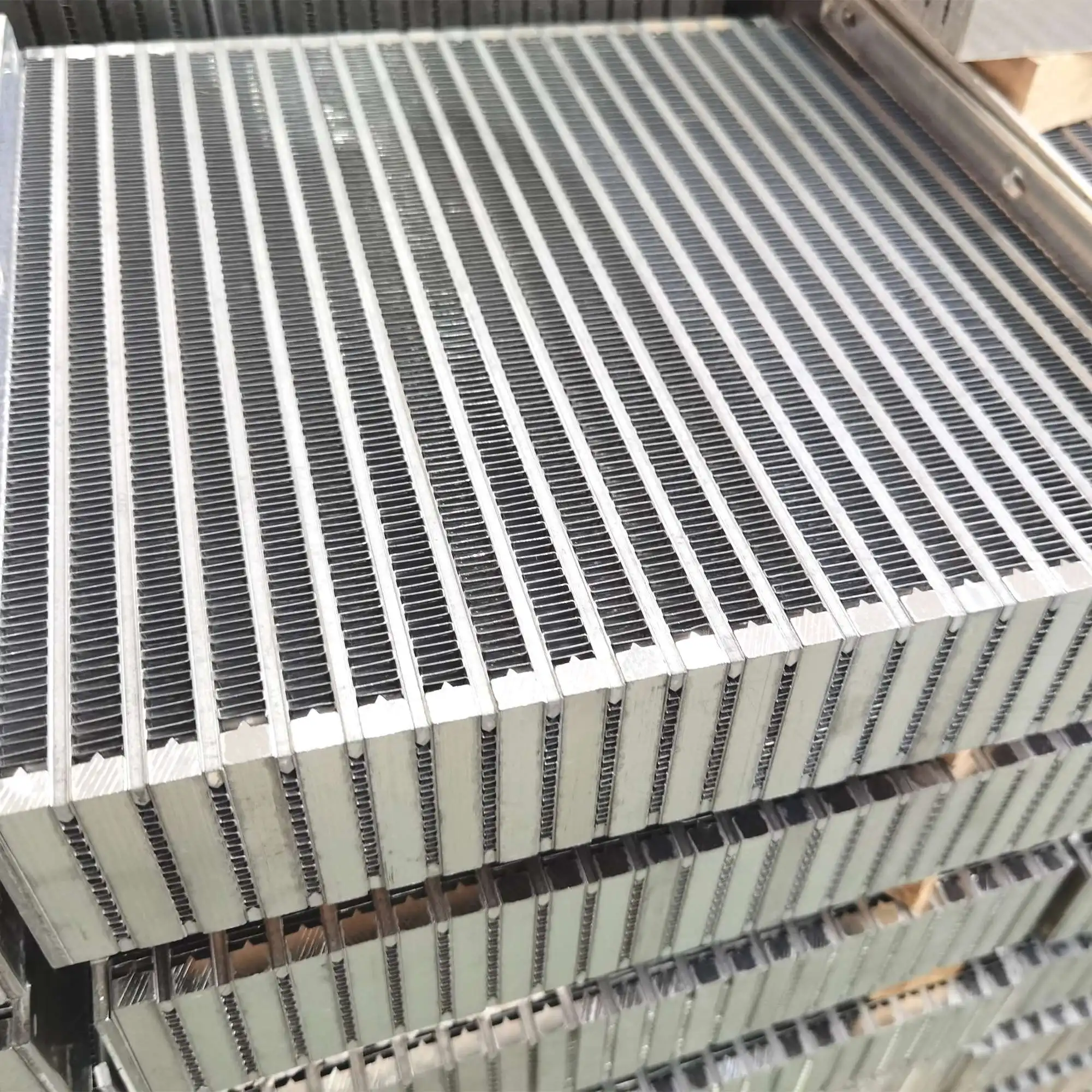China Factory Supply Aluminum Plate-fin Heat Exchanger Core Oil Cooler Cores