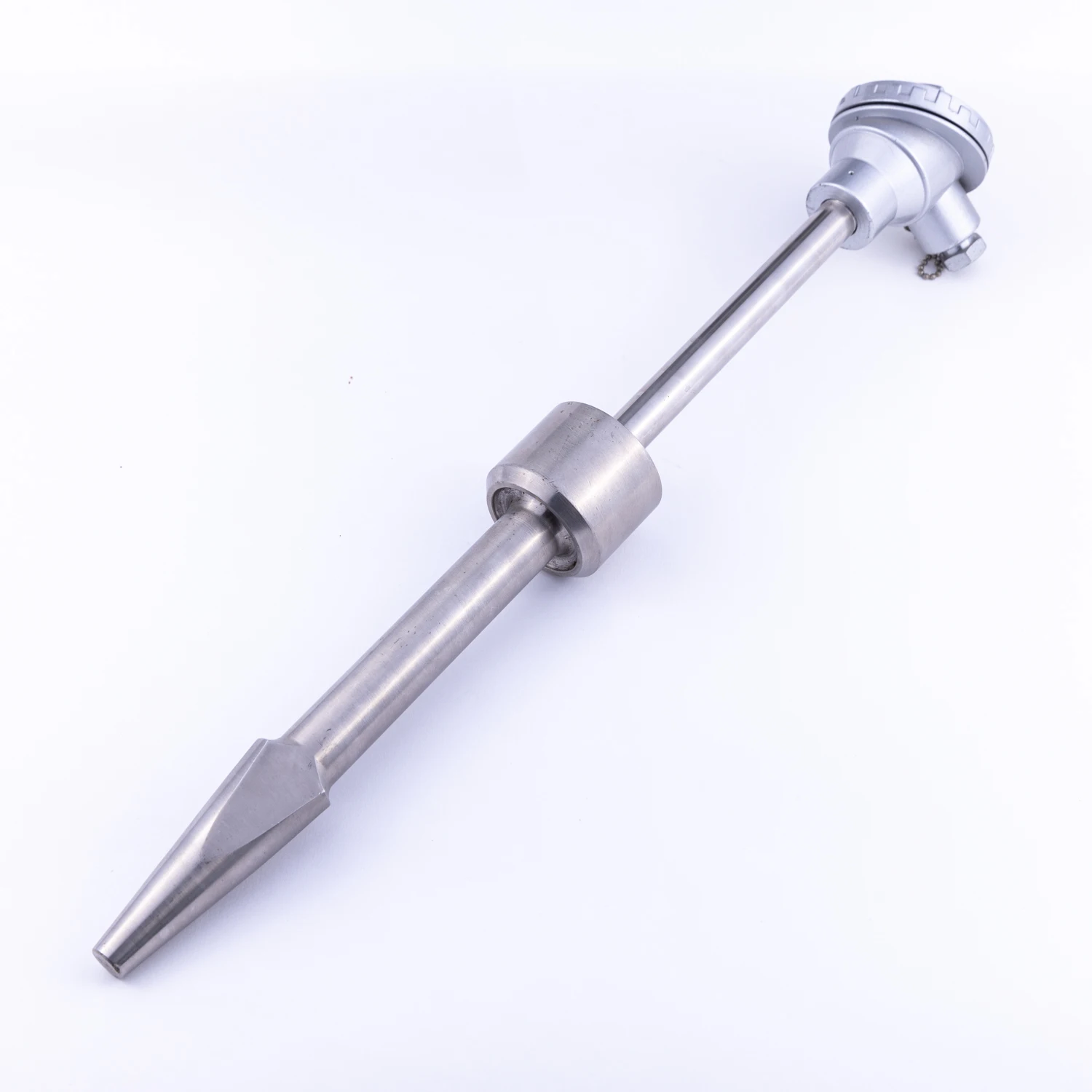 Mineral insulated RTD sensor with thermowell  Thermocouple consists of two wires, each made of different metal, welded together