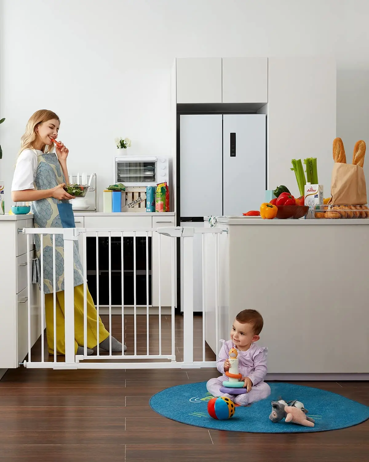 26-43 Auto Close Baby/Dog Gate for Stairs, Threshold-Free Design Easy Swing Doorway Baby Pet Gate, with Extra-Wide Walk Door
