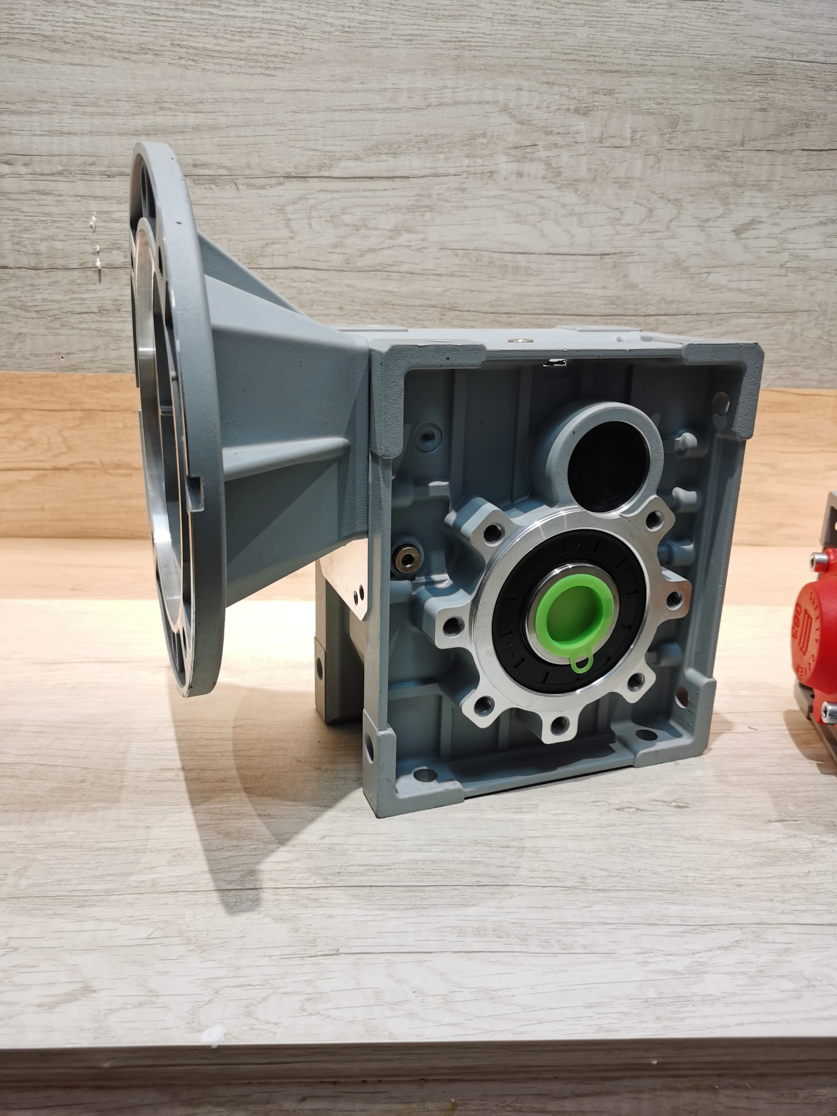 KINGEAR Hypoid gear reducer Flange Mounted hypoid gear motor reductor for dough mixers