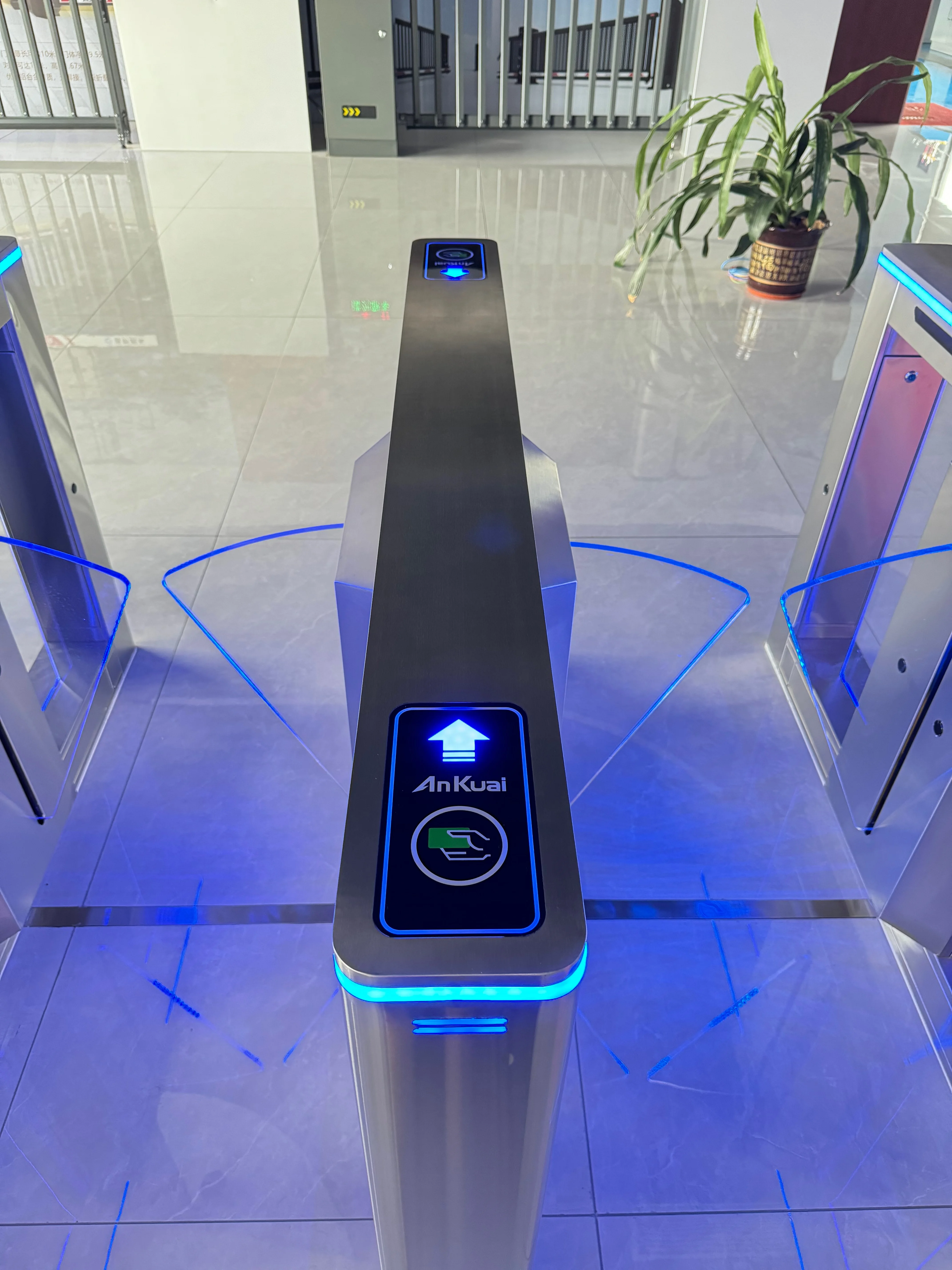 Popular Style AKT317 Speed Gate Access Control Wrist Band Inner Passage Recognition Flap Turnstile For Public Facility Building