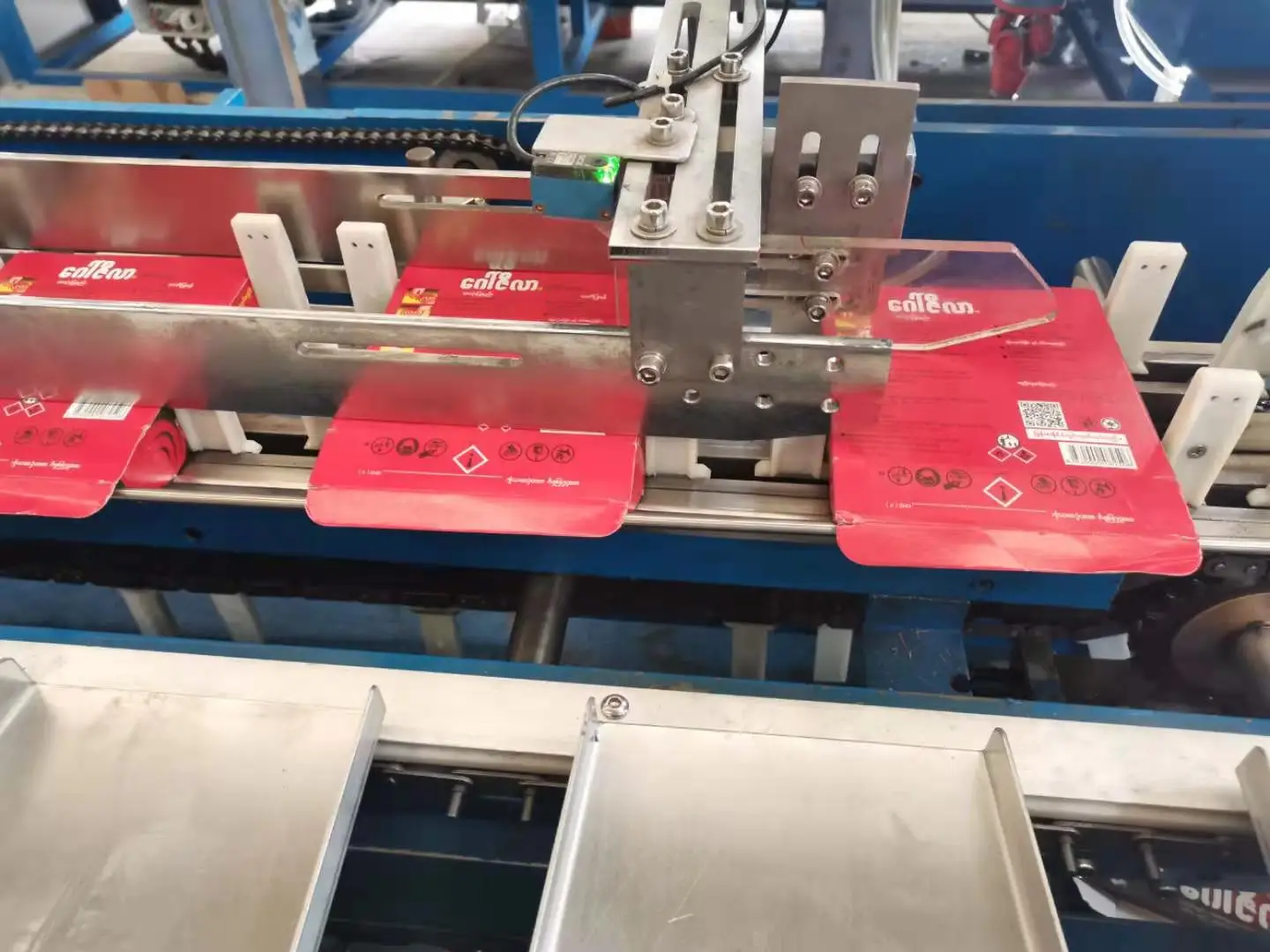 China Manufacturers fully Automatic Facial Mask Bag Cartoning Machine