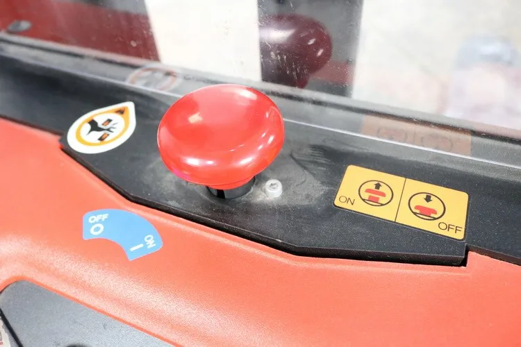 2 ton electric forklift/electric powered pallet stacker made in China