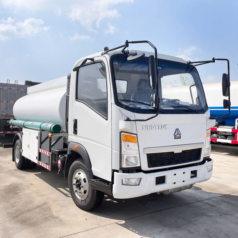 Hot Sale Sinotruck Howo 4x2 New or Used 15M3 Litter Oil Tank Truck