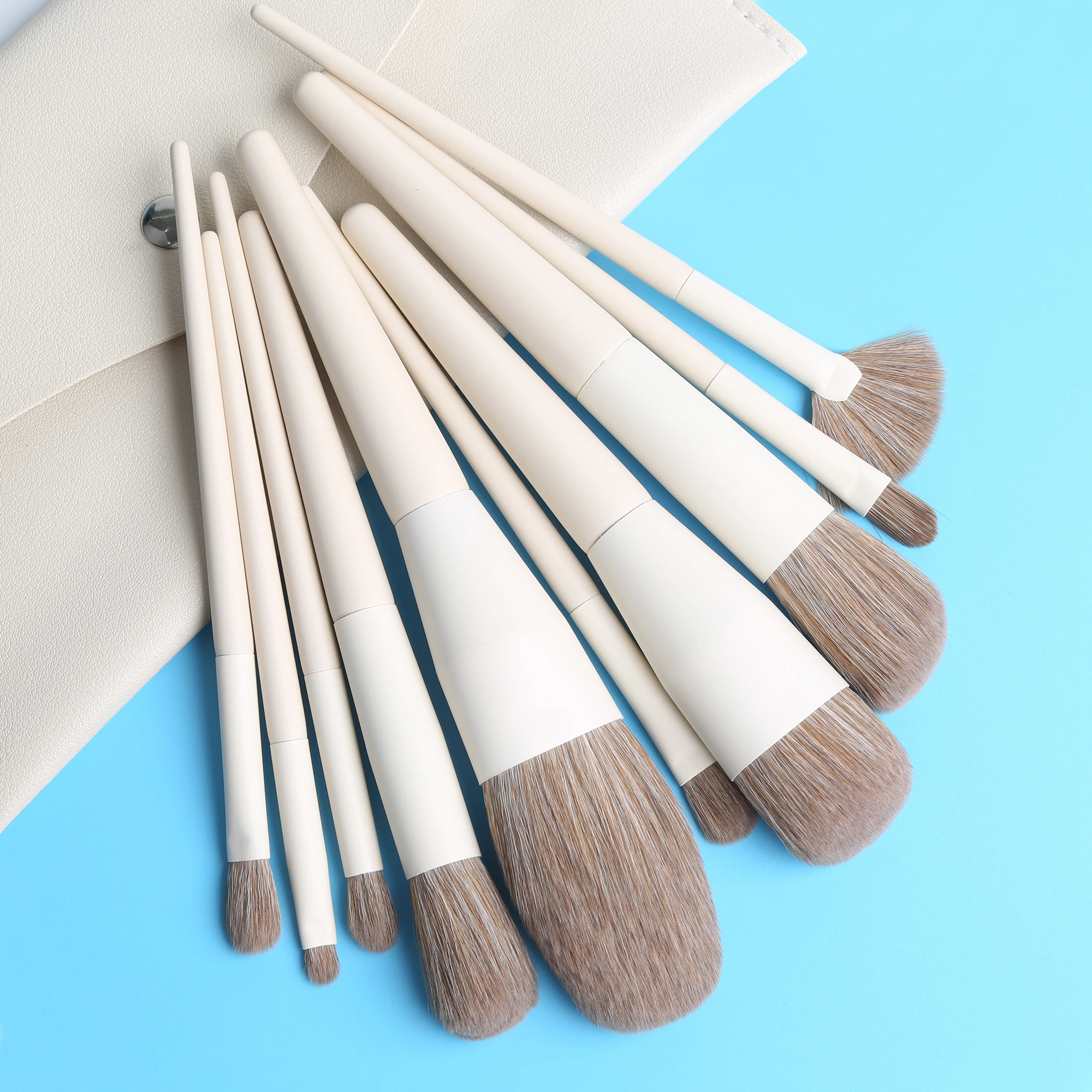 10 PCS Brochas De Maquillaje Kabuki Brushes Kit Chinese Custom Logo White Natural Wooden Handle Makeup Brush Set