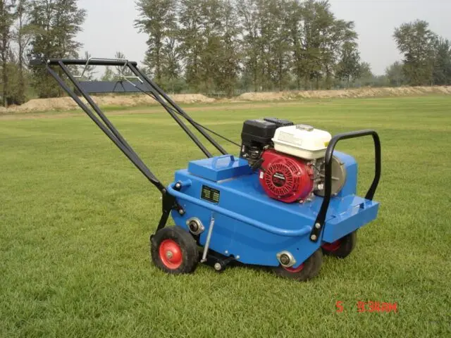 Forest Ground Aeration and Permeability Perforator Lawn Maintenance Perforating Equipment Walk-behind Gasoline Lawn Perforator