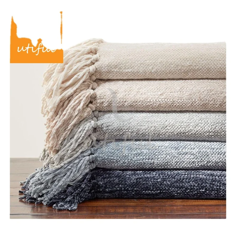 Hot Selling 100% Polyester Solid Plain Woven Chenille Throw Blanket With Tassels For Sofa