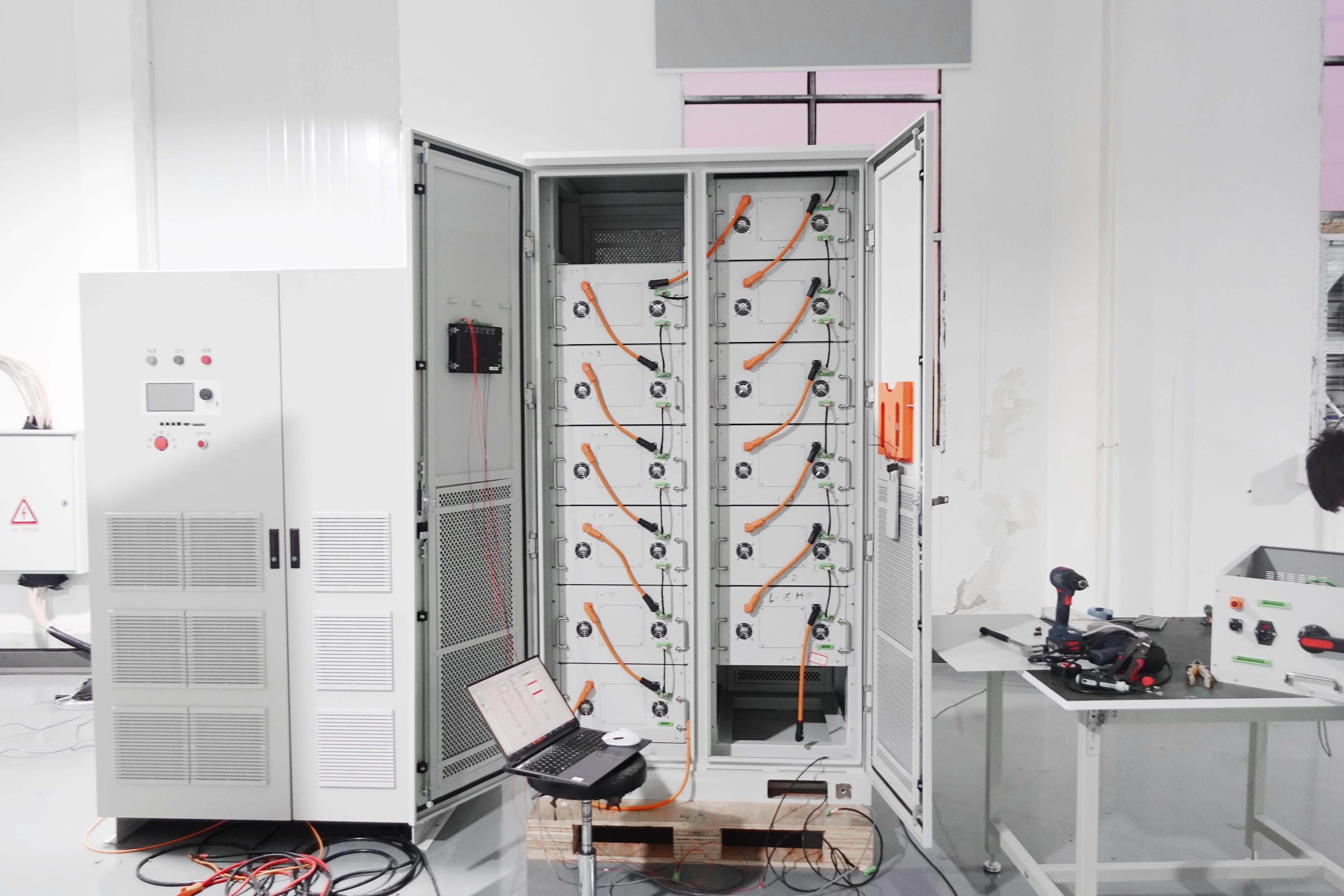 Sunwave 50kW 100kW 150kW 200kW Hybrid Energy storage Commercial Solar Battery Systems For Europe
