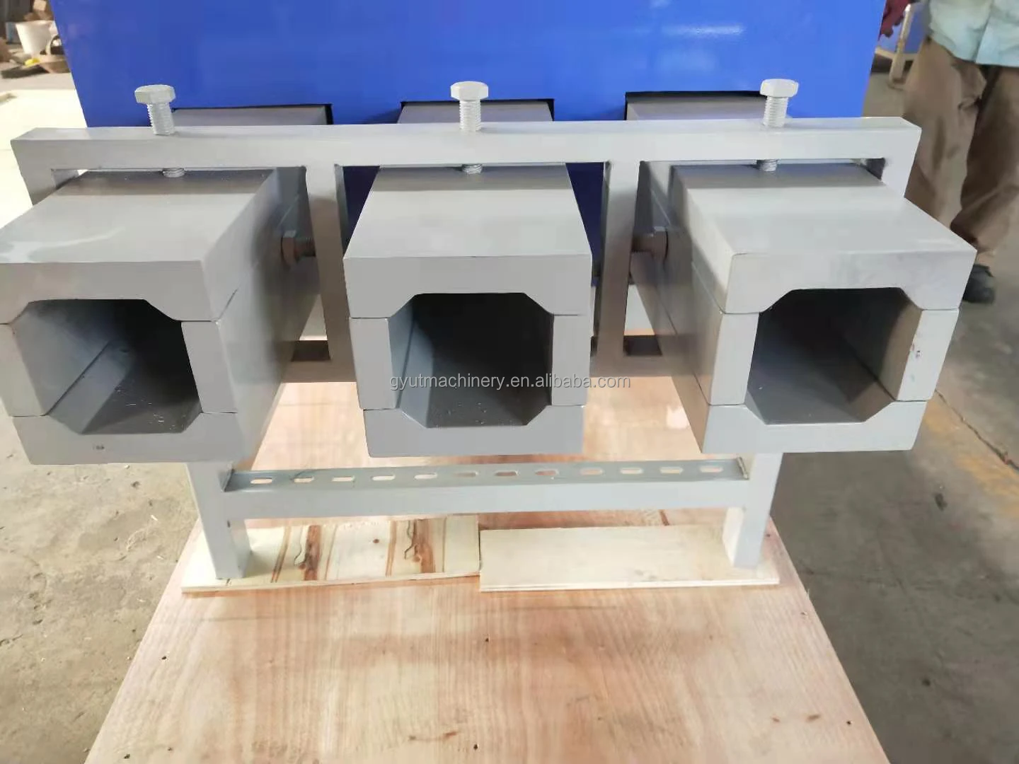 Automatic Wood Pallet Feet Sawdust Block Production Line Hydraulic Wood Pallet Block Pallet Nailing Production Line