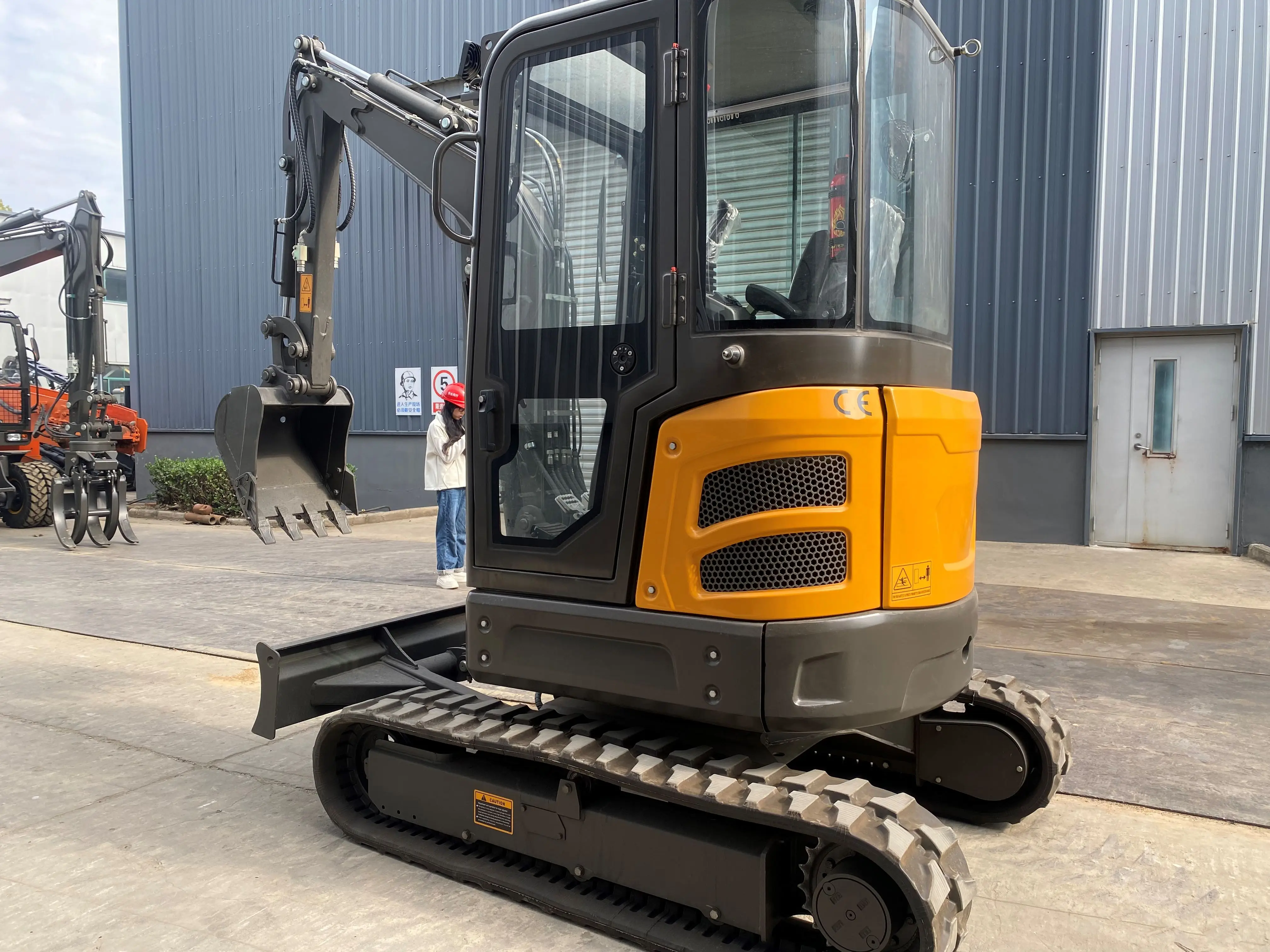 Agent price 3 ton small excavators EPCN JH27 EPA Engine Mini Digger Crawler Machinely Excavator 3 ton  Mini Backhoe Excavator