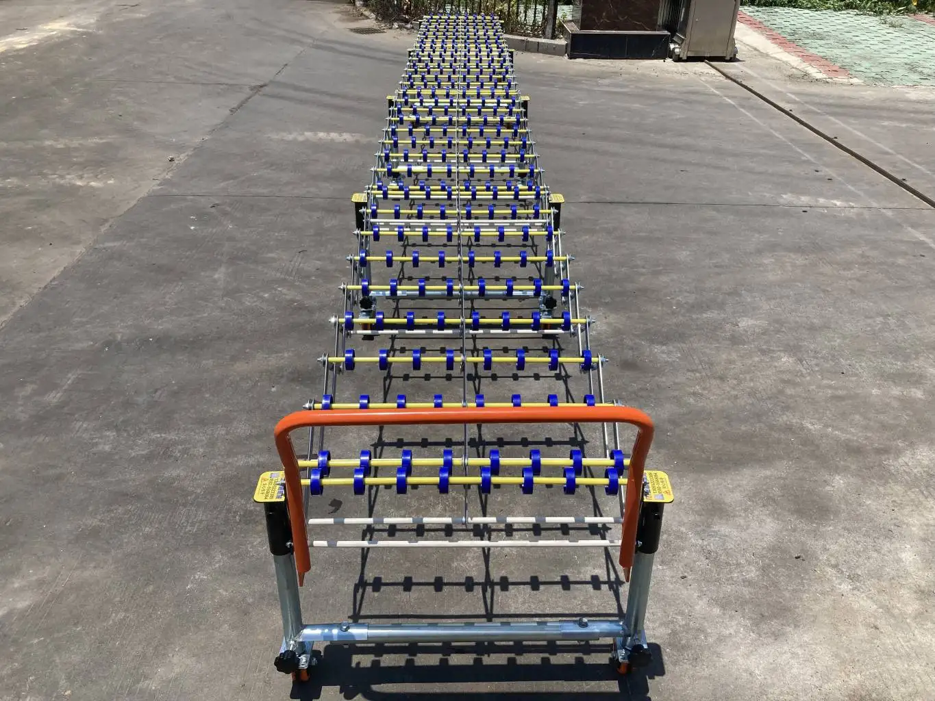 Flexible Gravity Skate Wheel Roller Conveyor