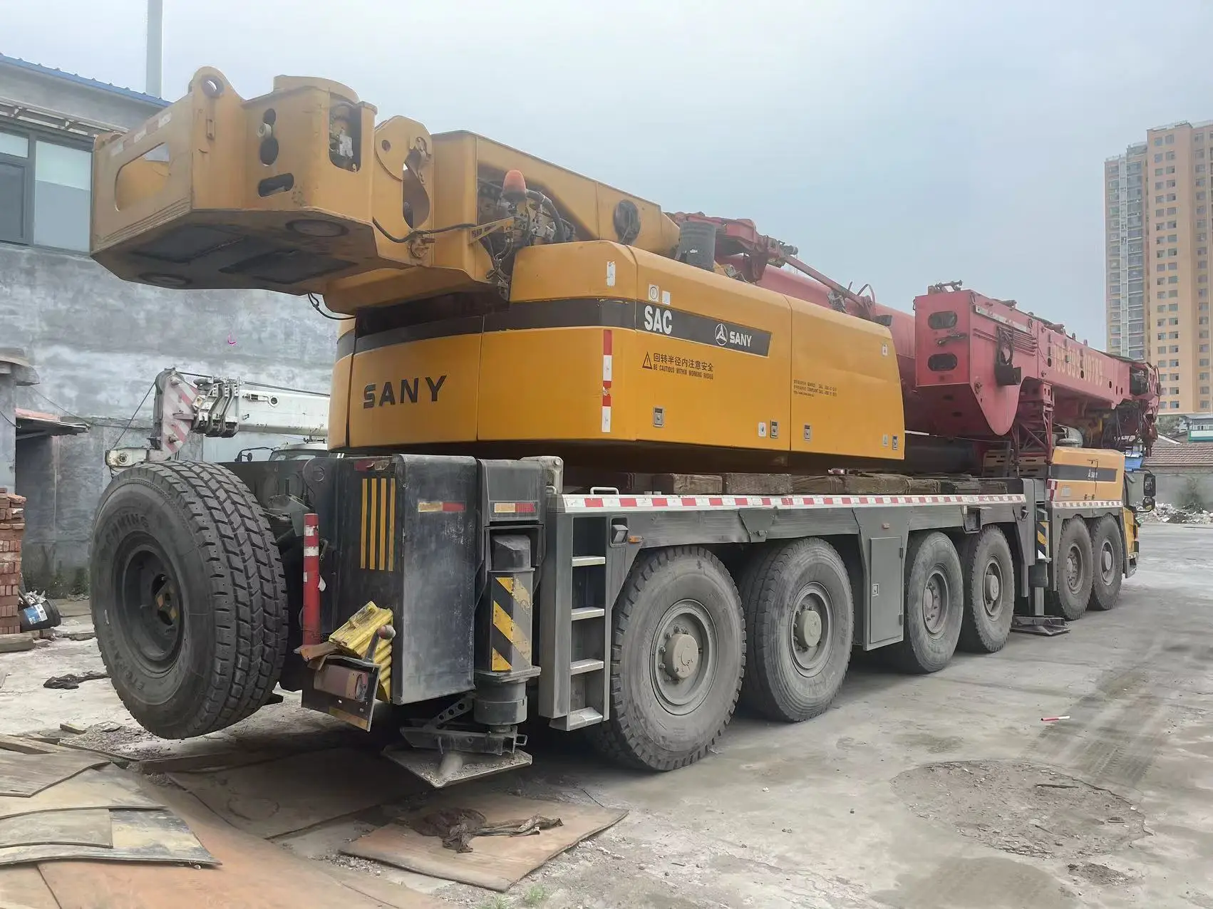 SANY SAC3000 использованный вседорожный кран грузоподъемностью 300 тонн