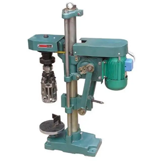 Алкоголь 750 мл стеклянная бутылка Автоматическая водка алкоголь вино разливочная машина для розлива с алюминиевыми Завинчивающимися крышка с короной