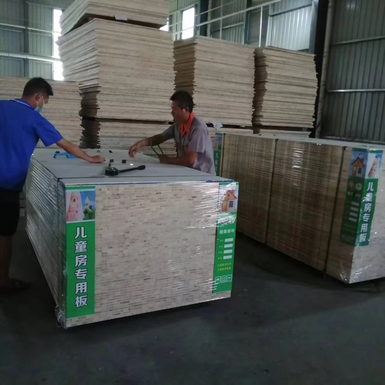 high glossy uv maple plywood 4*8 16mm 18mm uv clear coated birch plywood for making cabinets