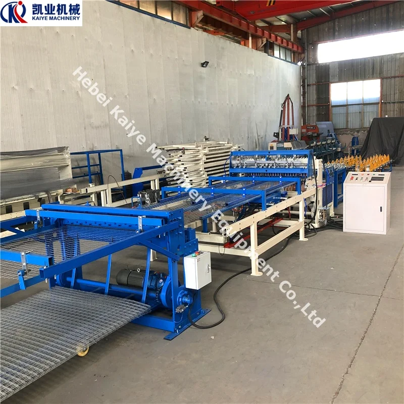 2022 new type CNC galvanized electric welded iron wire mesh fence panel machine wire Diameter 2-4mm