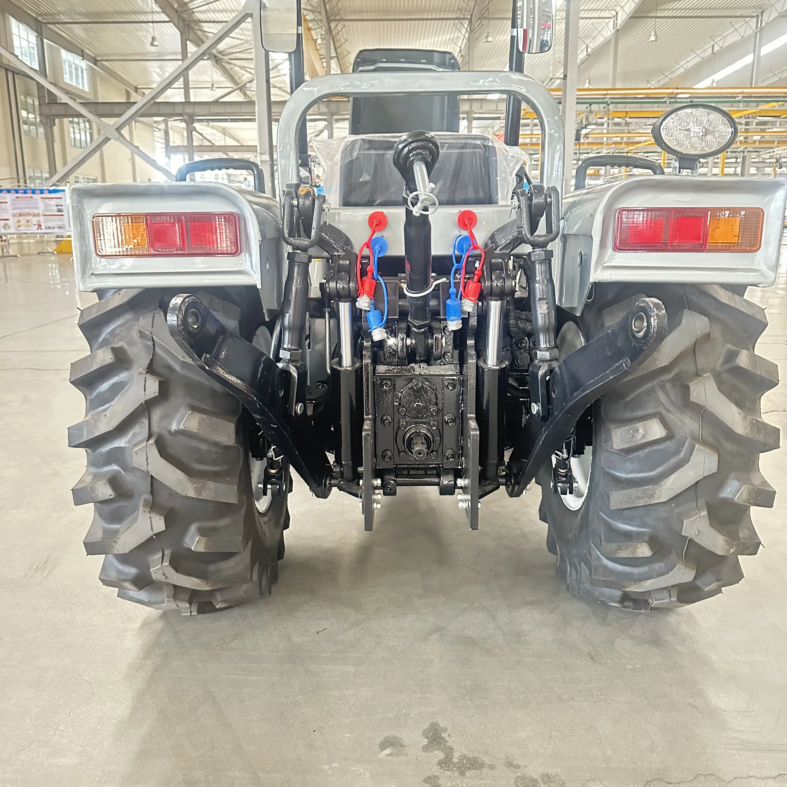 BSM604U новый дизайн 4x4 60hp компактный шарнирный мини-трактор на