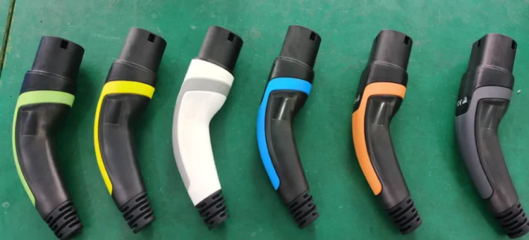 WEEYU IEC 62196 Charging Station 3.5KW  Portable EV Charger for EVs home charging