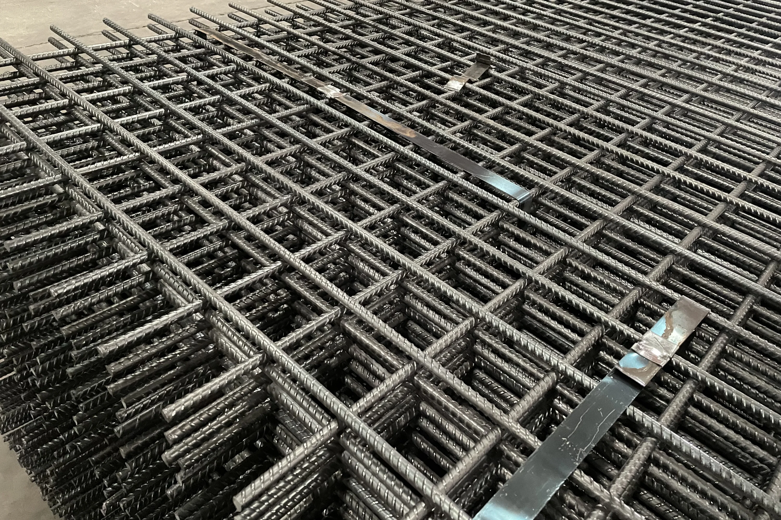 AS/NZ 6MM 8MM 10MM 12MM 14MM 16MM Galvanized Steel Wire Mesh Welded Steel Bar Mesh Tensile Strength 550 Welded Steel Bar Mesh