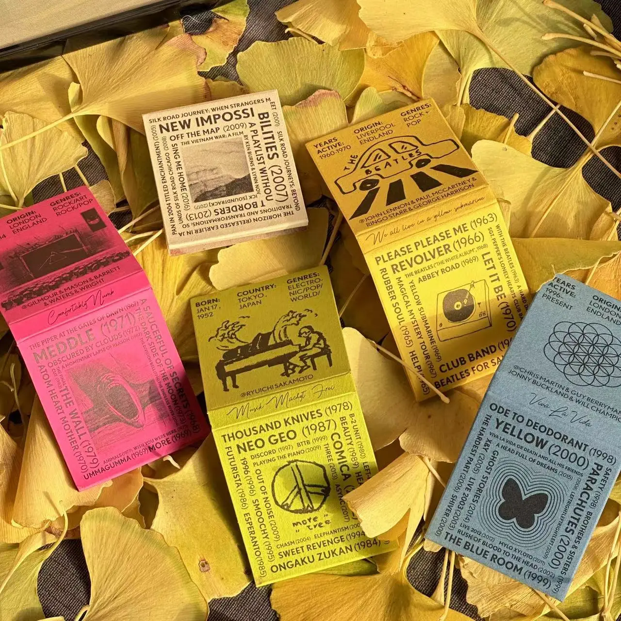 bulk holder luxury safety matchbook lower MOQ home decor colorful custom match books